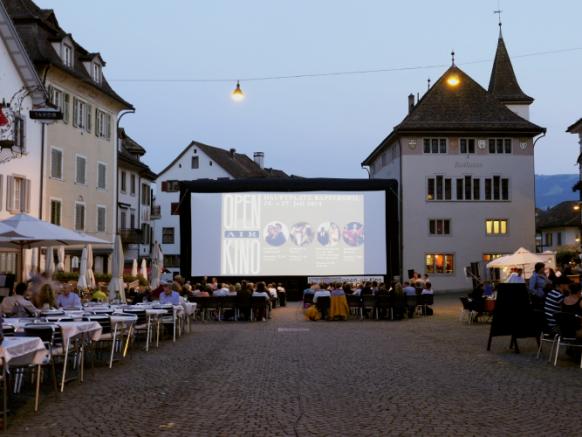 Open-Air Kino inmitten der Altstadt